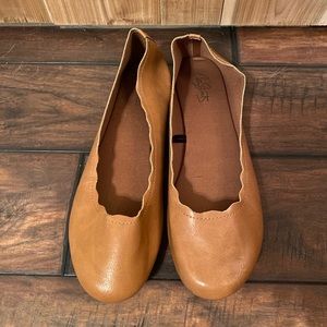 City Street Camel Scallop Flats